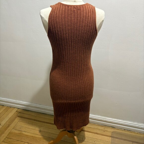 Madewell midi button front V-neck tank ribbed sweater dress in pumpkin - Picture 6 of 10